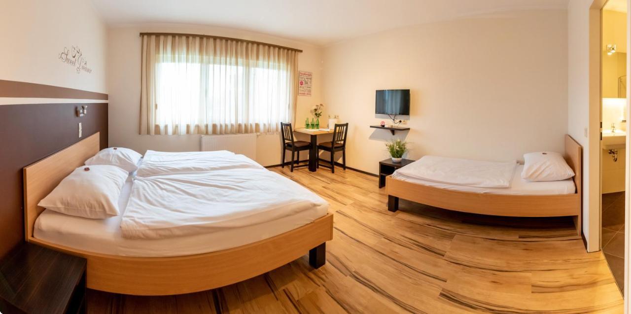 Gaestehaus Moser Mönchhof Εξωτερικό φωτογραφία